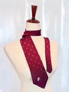 Vintage Don Loper Beverly Hills Burgundy Crest Medallion Silk Blend Tie